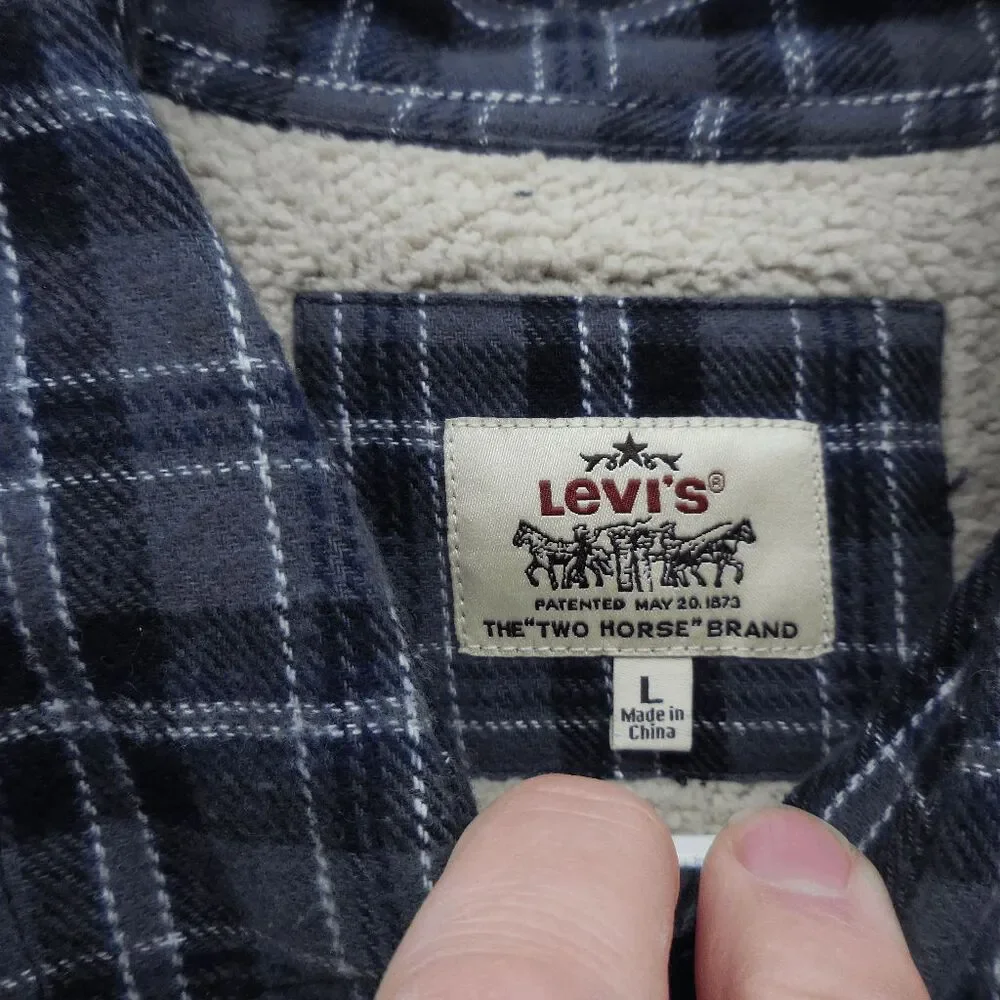 NEW Levi's Mens L Gray Blue Plaid Jacket Sherpa Lined Shacket Button Chore Coat - Picture 8 of 8